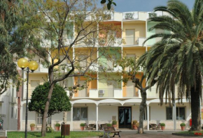 Гостиница Hotel Tirreno  Сапри